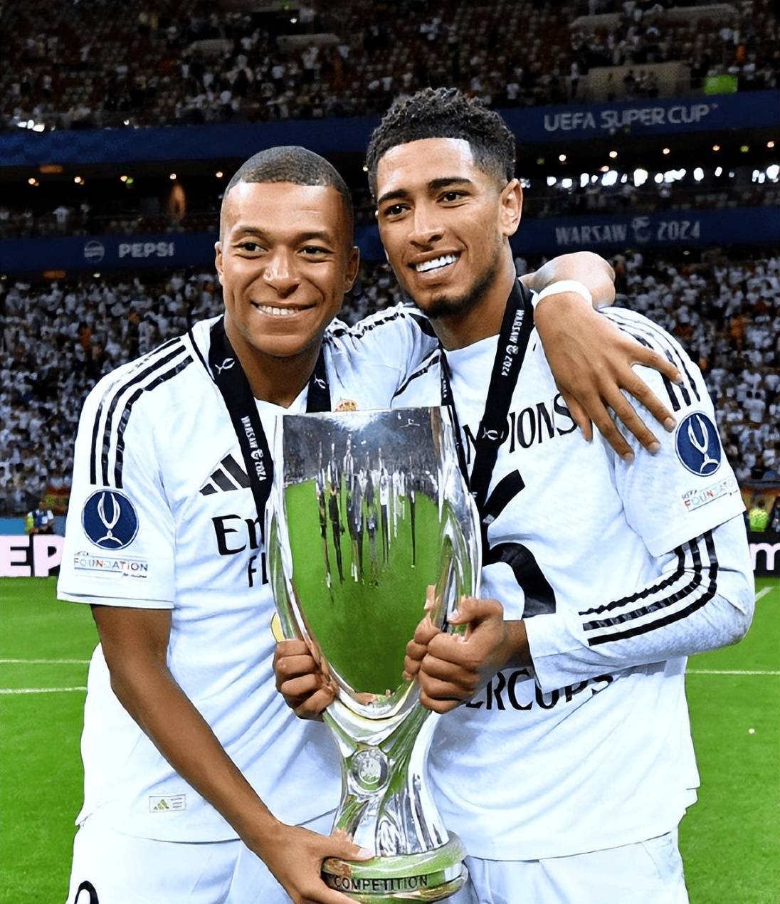 皇马内讧爆发！安帅失去信任！两大巨星带头，齐达内回归成大热